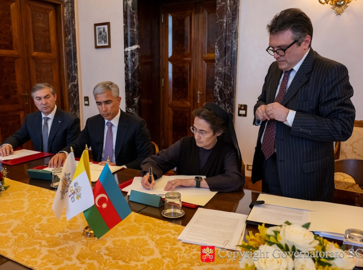  La Fondazione Heydar Aliyev dell’Azerbaigian e il Governatorato hanno firmano un atto di donazione 