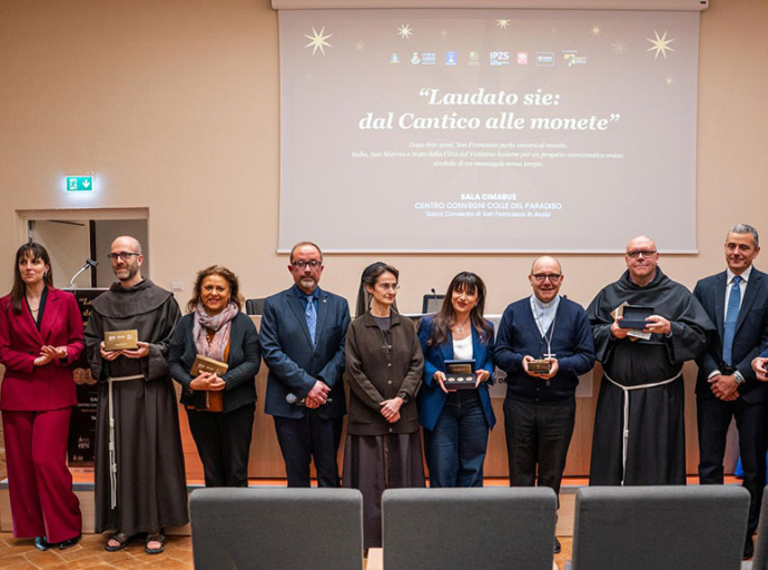 For the first time, a triptych of coins celebrates Saint Francis of Assisi