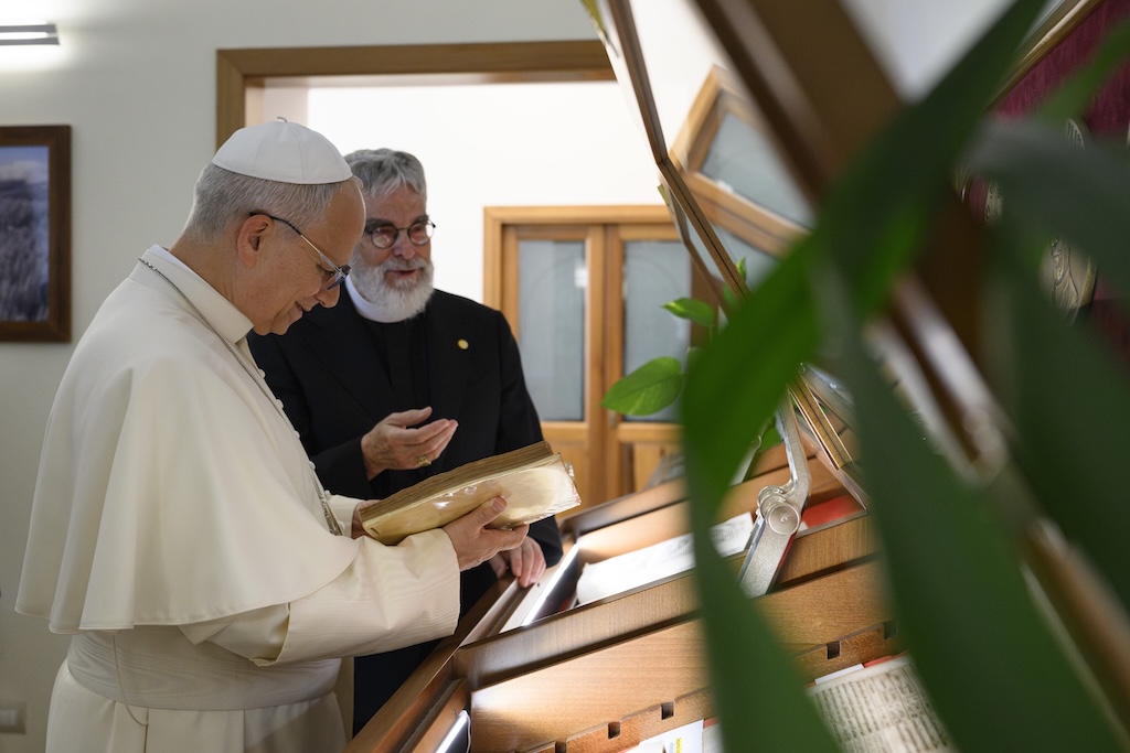 Papa Leone XIV ha visitato la Specola Vaticana di Castel Gandolfo