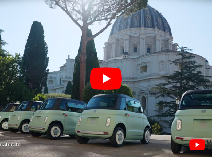 Cerimonia di consegna di 20 Fiat Topolino