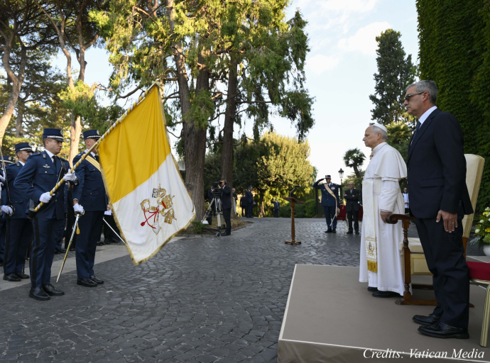 En la Gruta de Lourdes de los Jardines Vaticanos, el Papa León XIV celebró la Misa por el Cuerpo de la Gendarmería